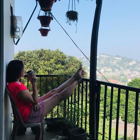 S V Homestay Kandy Bagian luar foto