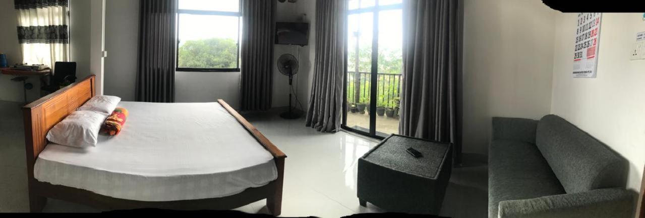 S V Homestay Kandy Bagian luar foto