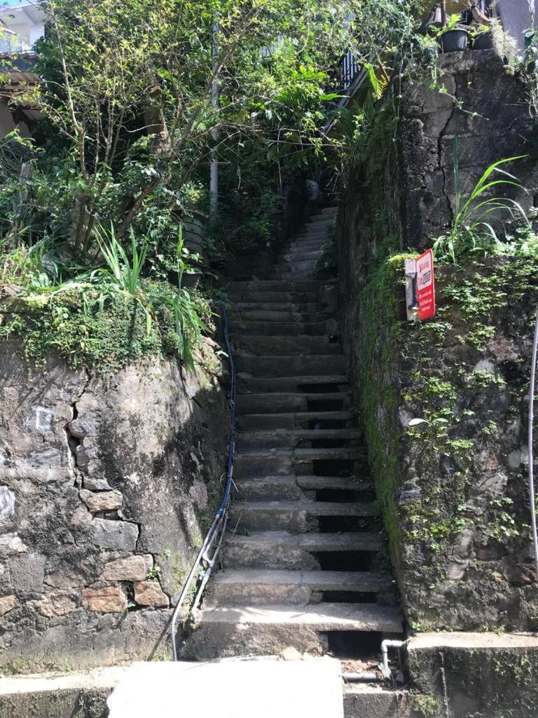 S V Homestay Kandy Bagian luar foto